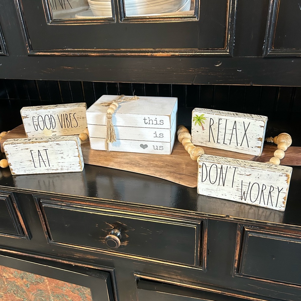 Shelf/ Display sitters